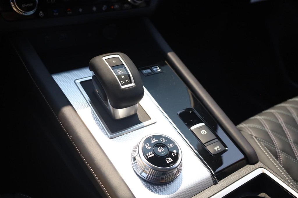 Nissan Rogue Plug-In Hybrid Vehicle Image 15