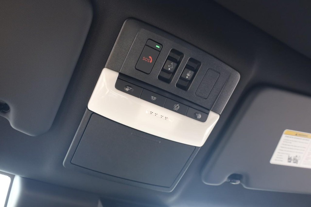 Nissan Rogue Plug-In Hybrid Vehicle Image 16