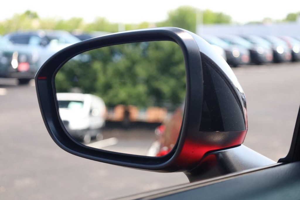 Nissan Rogue Plug-In Hybrid Vehicle Image 19