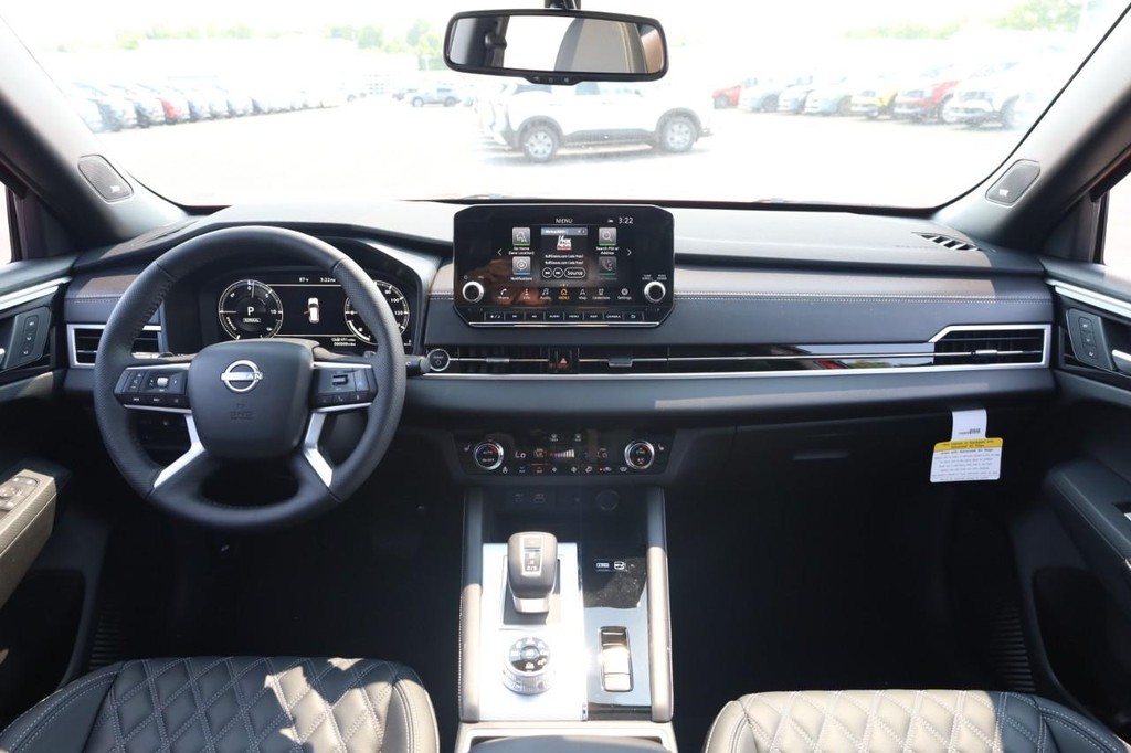 Nissan Rogue Plug-In Hybrid Vehicle Image 22