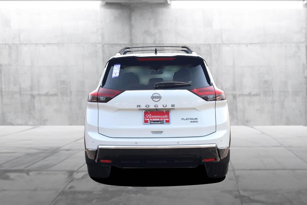 Nissan Rogue Vehicle Full-screen Gallery Image 6