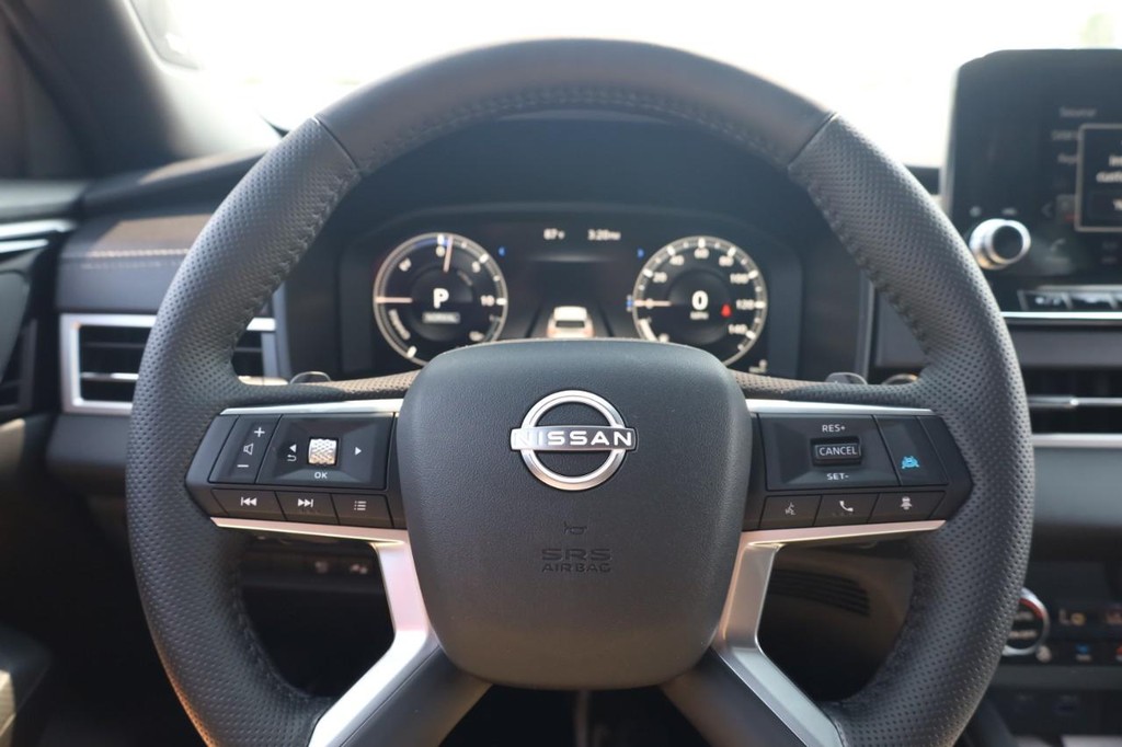 Nissan Rogue Plug-In Hybrid Vehicle Full-screen Gallery Image 9
