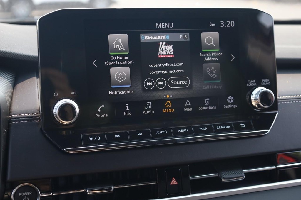 Nissan Rogue Plug-In Hybrid Vehicle Full-screen Gallery Image 11