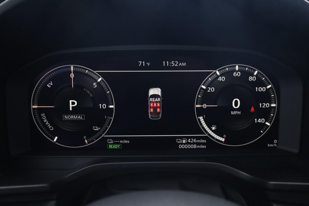 Nissan Rogue Plug-In Hybrid Vehicle Full-screen Gallery Image 13