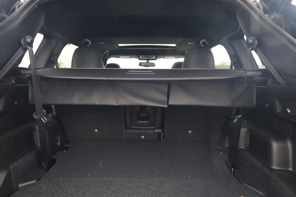 Nissan Rogue Plug-In Hybrid Vehicle Full-screen Gallery Image 24