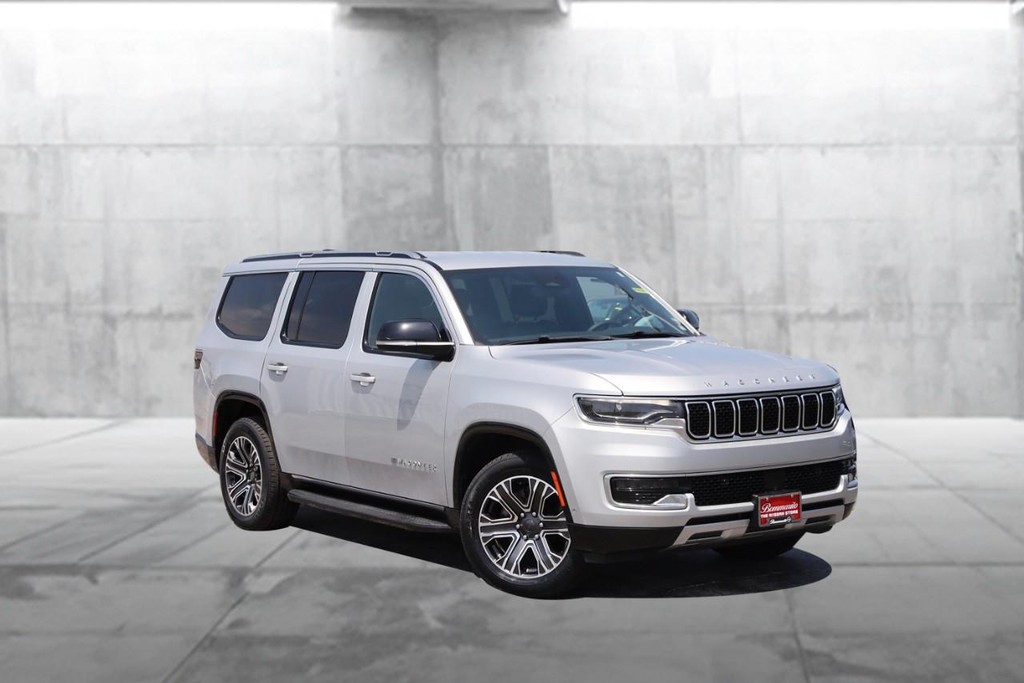 Jeep Wagoneer Vehicle Image 02