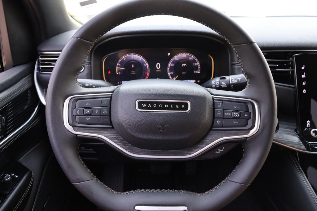 Jeep Wagoneer Vehicle Image 12