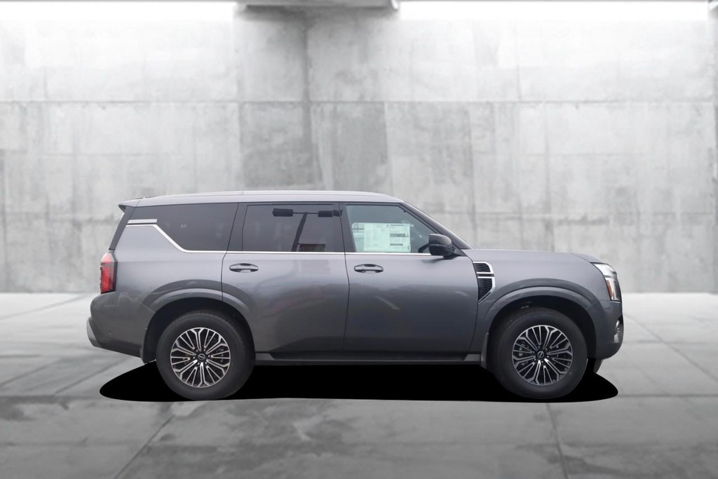 Nissan Armada Vehicle Full-screen Gallery Image 5