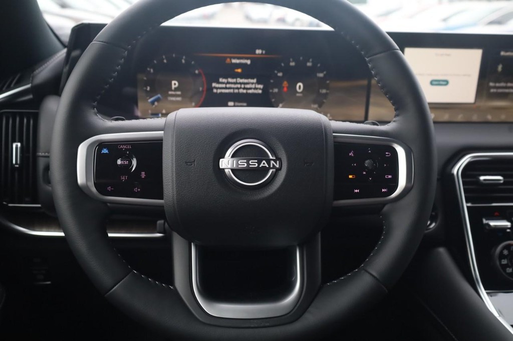 Nissan Armada Vehicle Full-screen Gallery Image 8