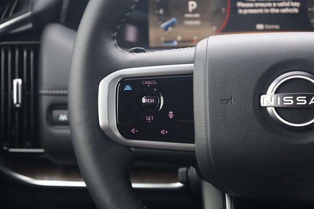 Nissan Armada Vehicle Full-screen Gallery Image 10