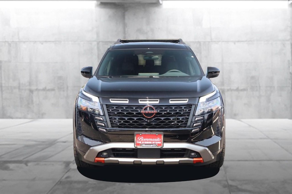 Nissan Pathfinder Vehicle Image 04