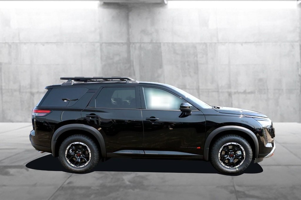 Nissan Pathfinder Vehicle Image 05