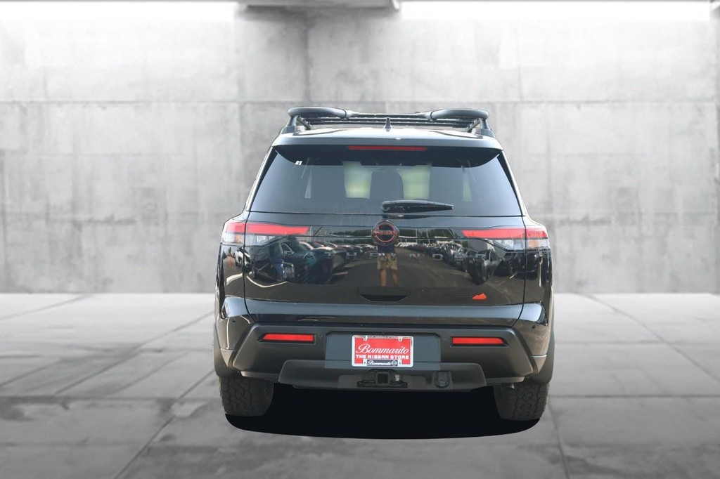 Nissan Pathfinder Vehicle Image 06