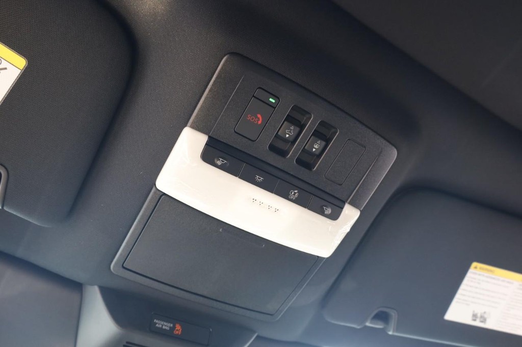 Nissan Pathfinder Vehicle Image 18