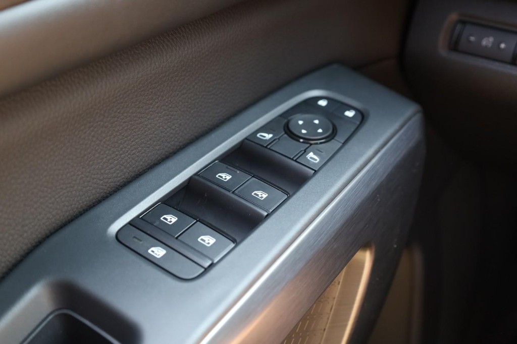 Nissan Pathfinder Vehicle Image 19
