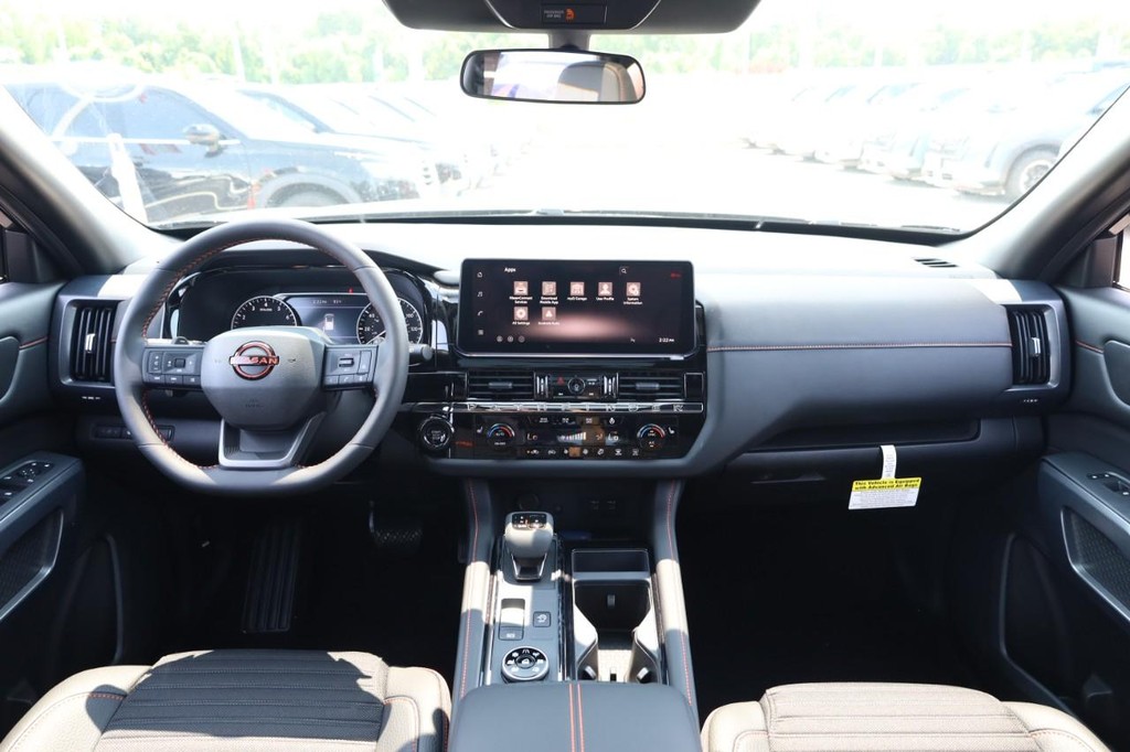 Nissan Pathfinder Vehicle Image 24