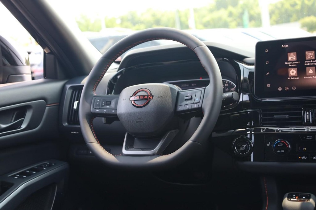 Nissan Pathfinder Vehicle Image 25