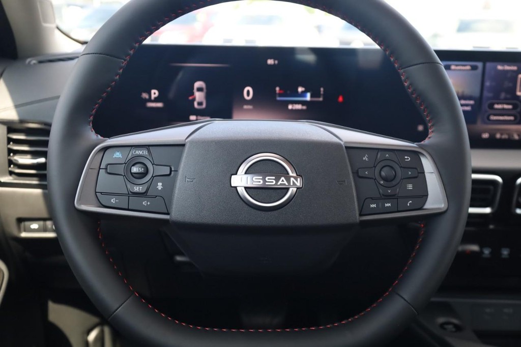 Nissan Sentra Vehicle Image 08