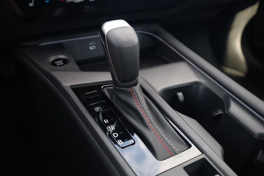 Nissan Sentra Vehicle Image 19