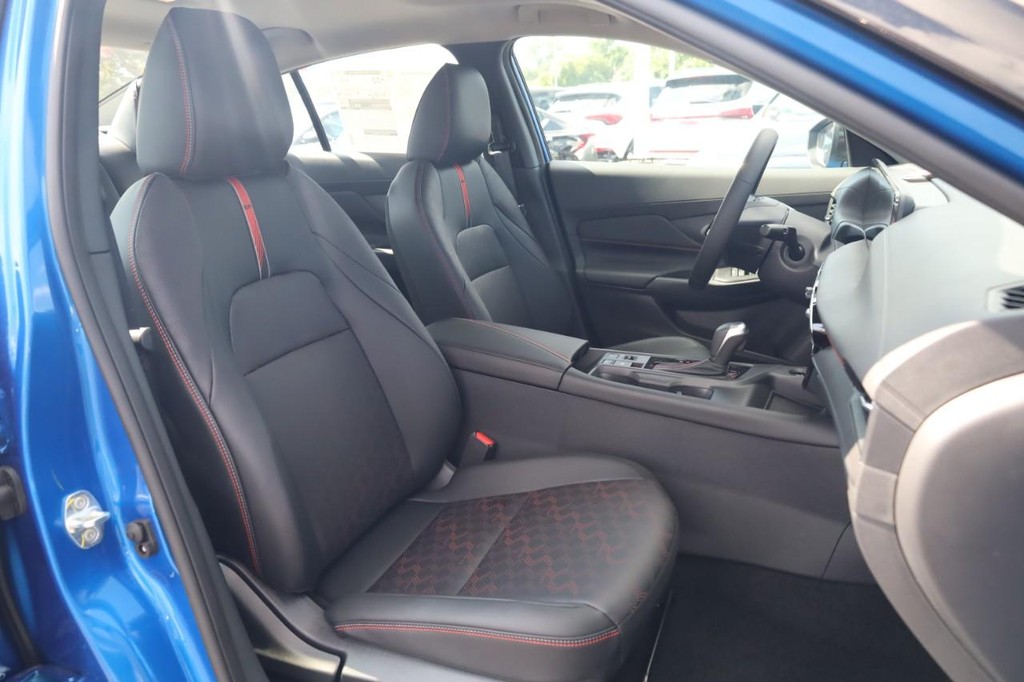 Nissan Sentra Vehicle Image 21