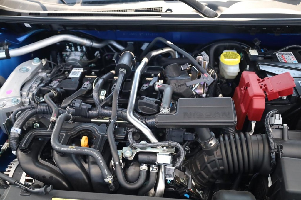 Nissan Sentra Vehicle Image 25