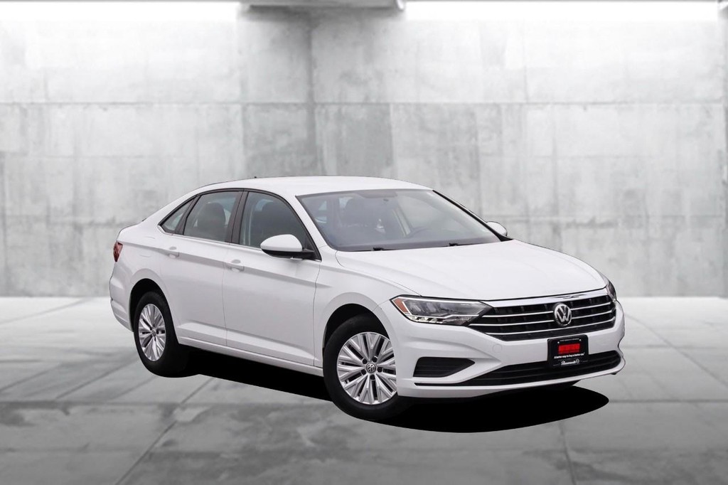 Volkswagen Jetta Vehicle Image 02