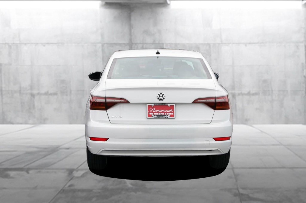 Volkswagen Jetta Vehicle Image 06