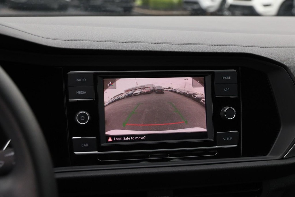 Volkswagen Jetta Vehicle Image 16