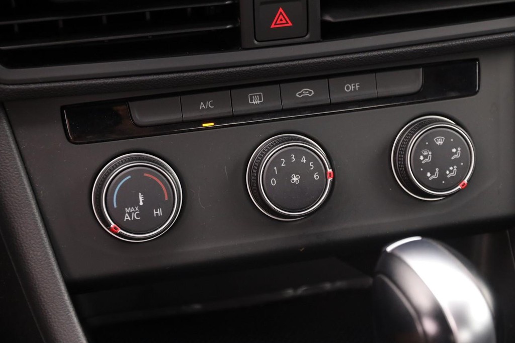 Volkswagen Jetta Vehicle Image 17