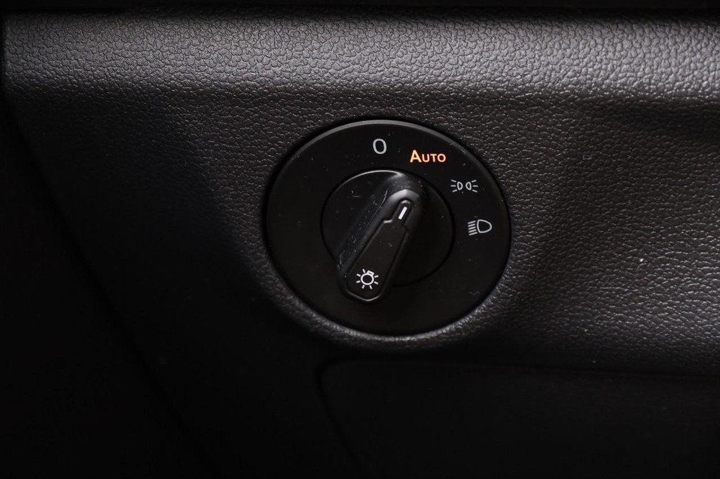 Volkswagen Jetta Vehicle Image 19