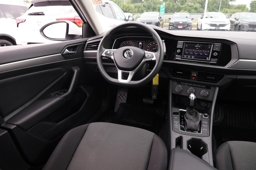 Volkswagen Jetta Vehicle Image 21