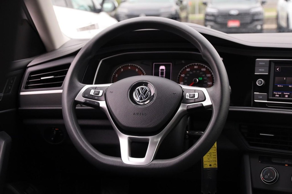 Volkswagen Jetta Vehicle Image 22