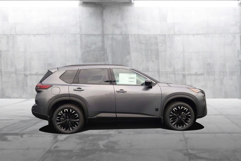 Nissan Rogue Vehicle Image 05