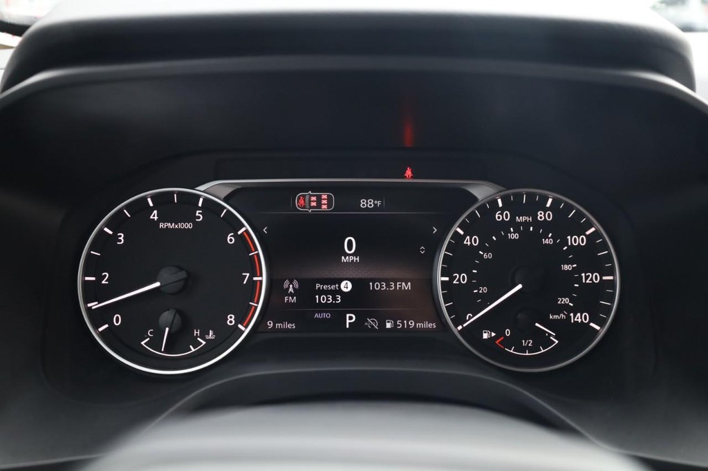 Nissan Rogue Vehicle Image 13