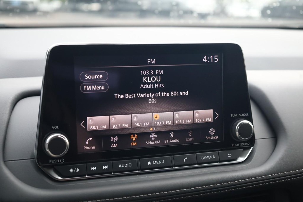 Nissan Rogue Vehicle Image 14