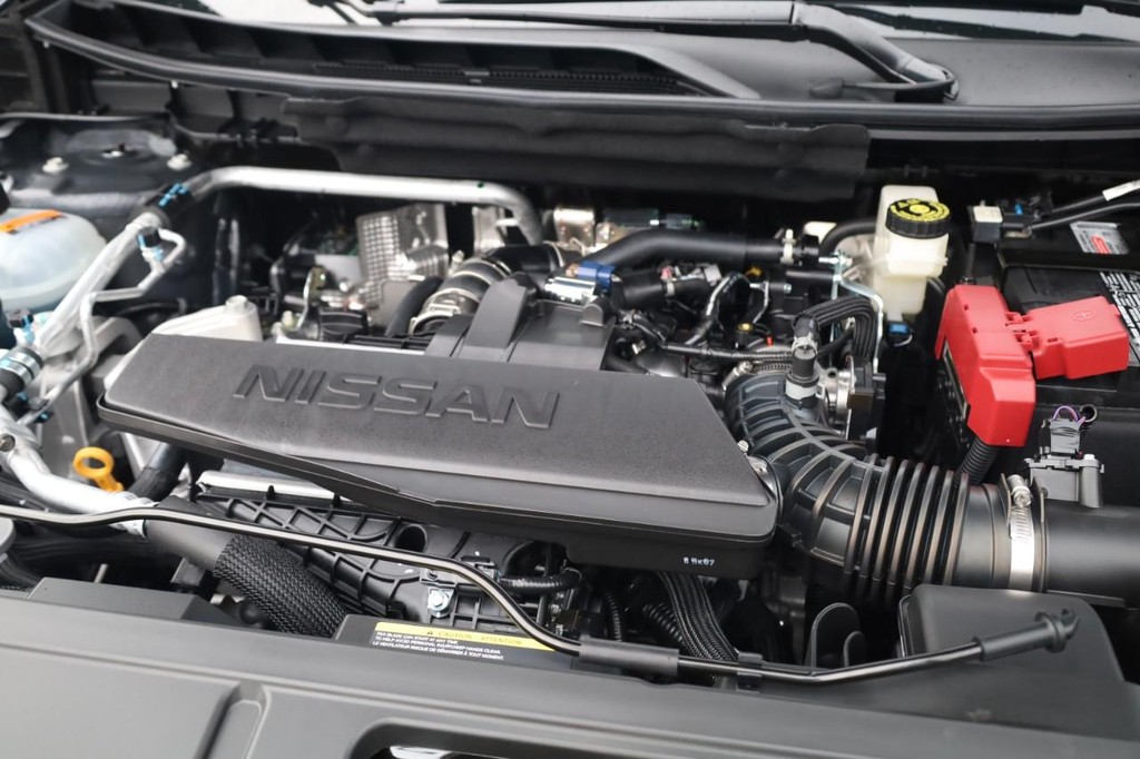 Nissan Rogue Vehicle Image 25