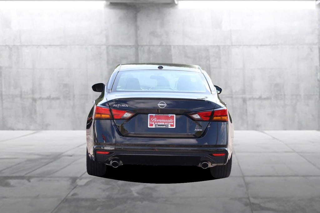 Nissan Altima Vehicle Image 06