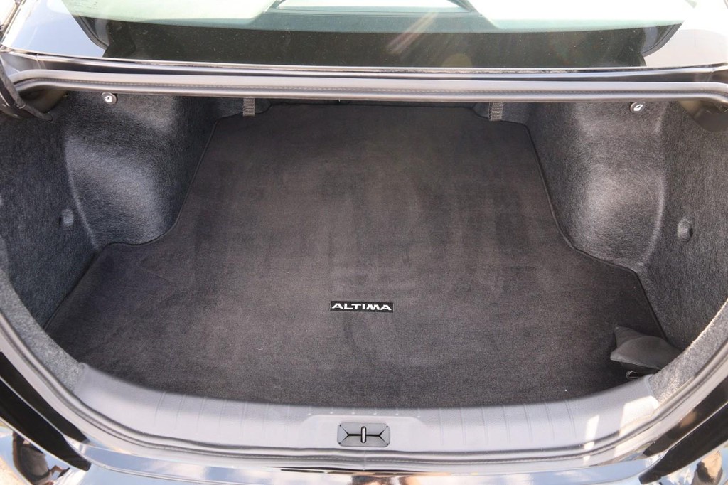 Nissan Altima Vehicle Image 07