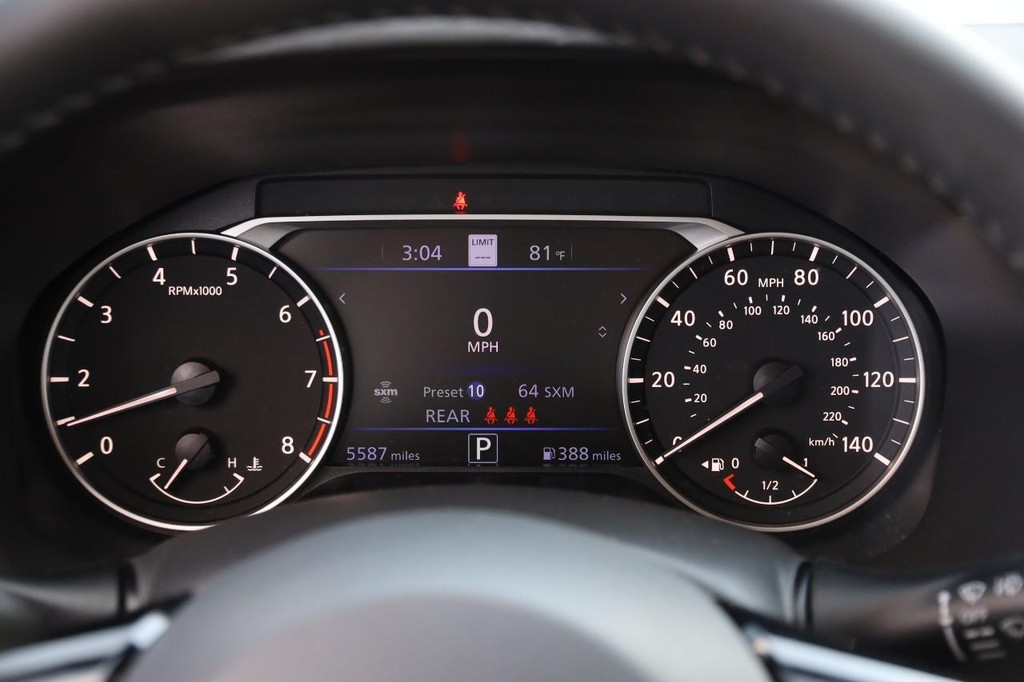 Nissan Altima Vehicle Image 14
