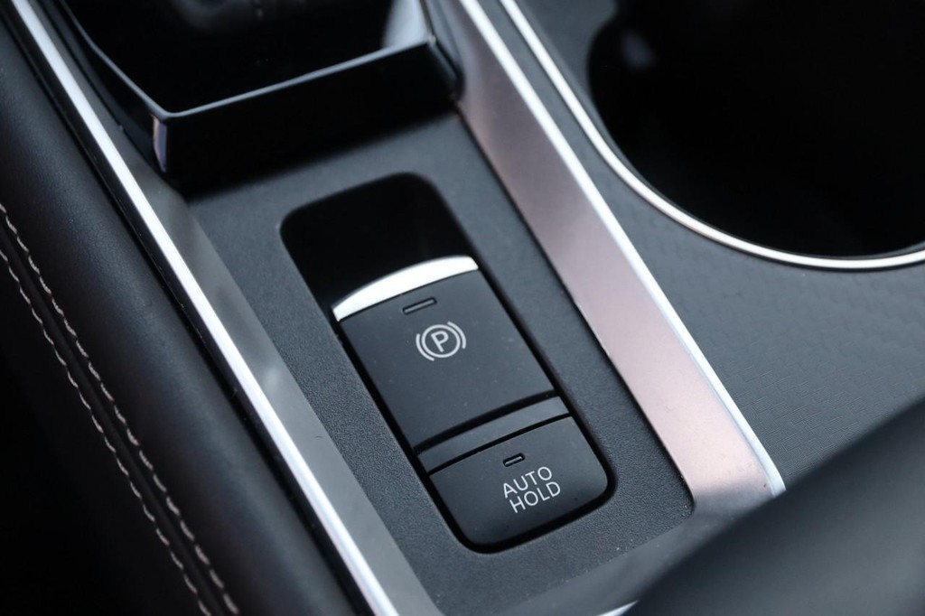 Nissan Altima Vehicle Image 20