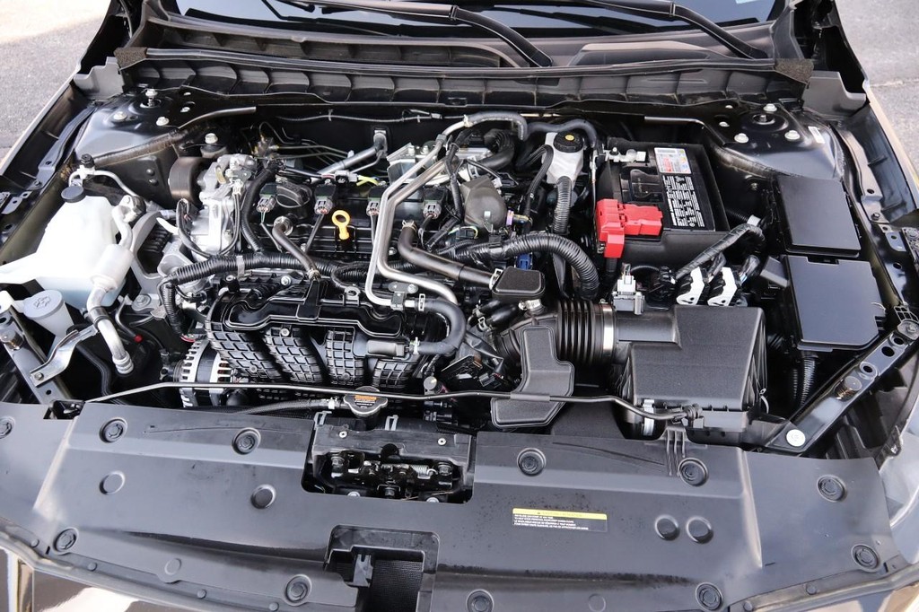 Nissan Altima Vehicle Image 28