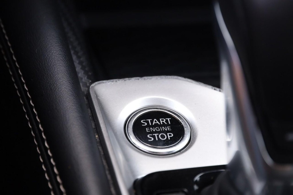 Nissan Altima Vehicle Image 15