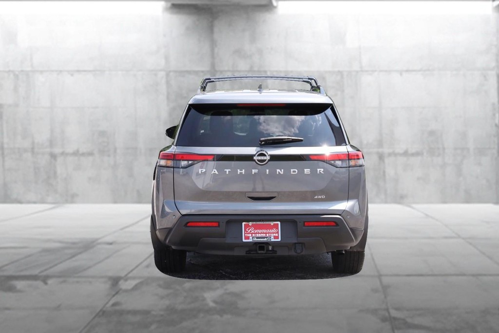 Nissan Pathfinder Vehicle Image 06