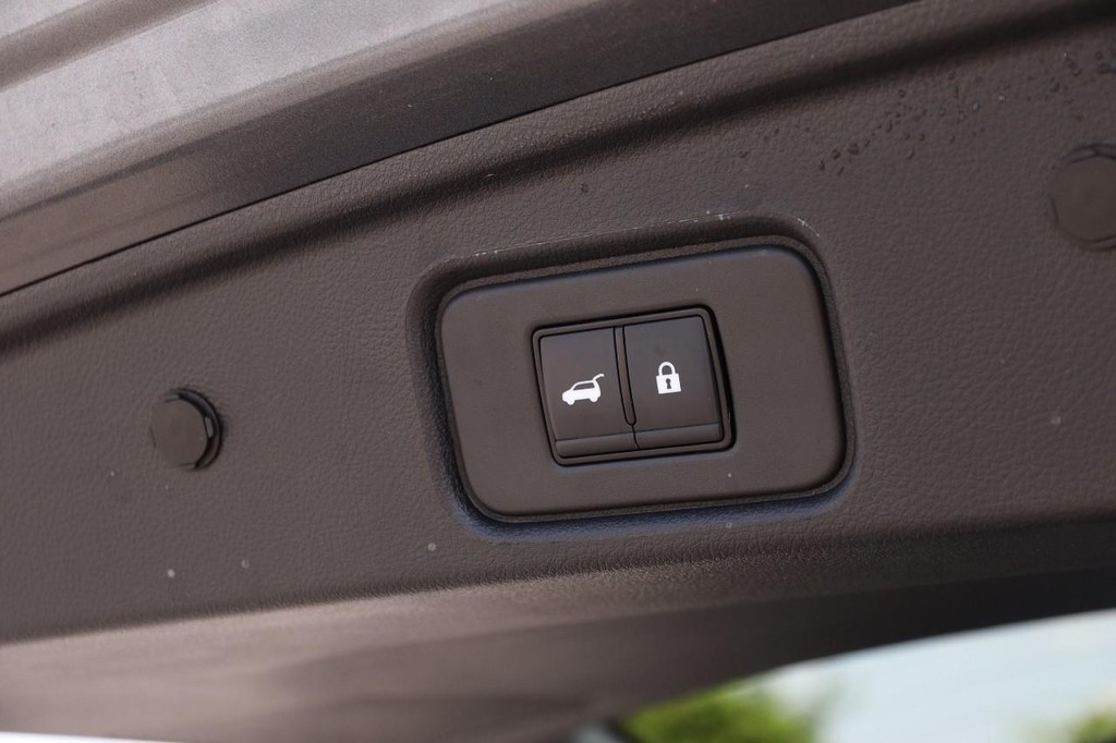 Nissan Pathfinder Vehicle Image 08
