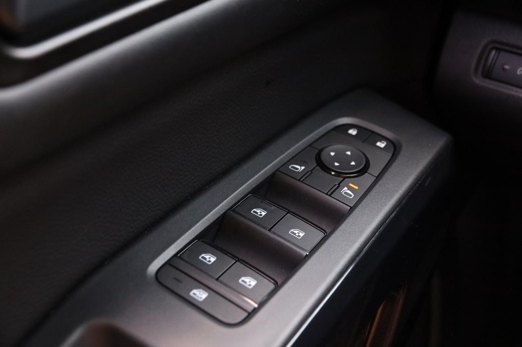 Nissan Pathfinder Vehicle Image 24