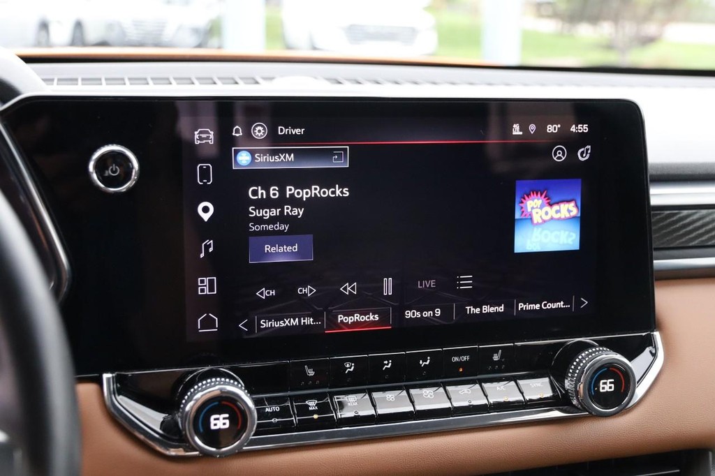 GMC Canyon Vehicle Full-screen Gallery Image 16