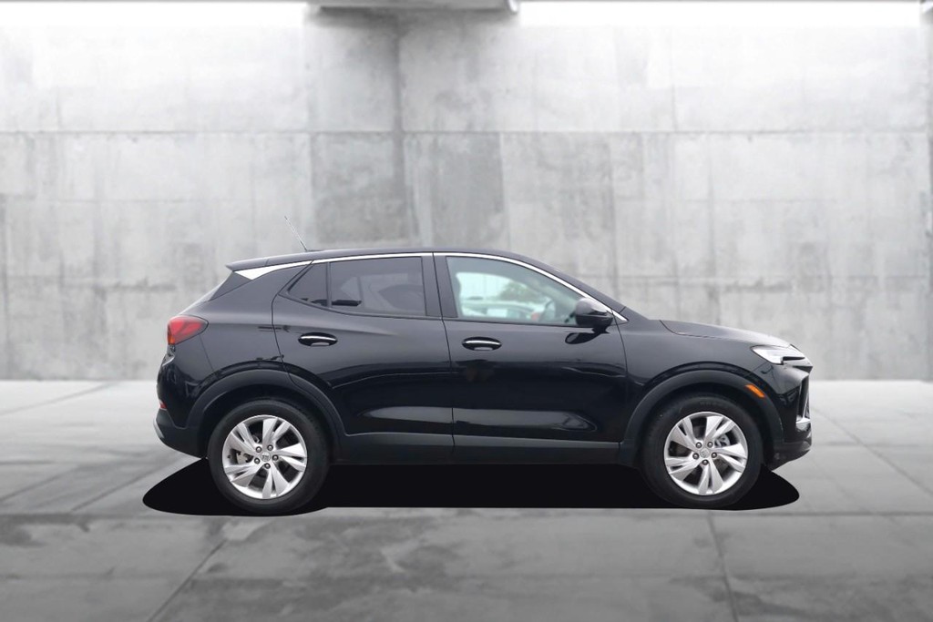 Buick Encore GX Vehicle Full-screen Gallery Image 5