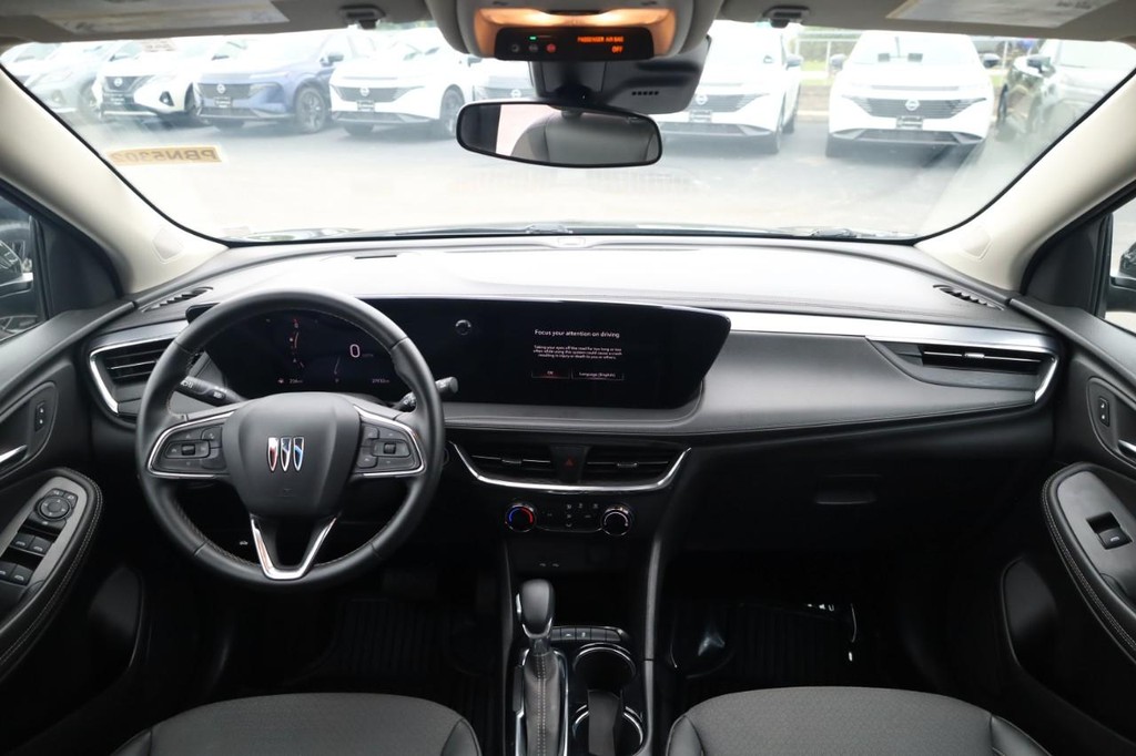 Buick Encore GX Vehicle Full-screen Gallery Image 7
