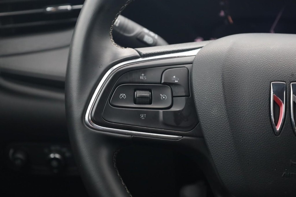 Buick Encore GX Vehicle Full-screen Gallery Image 10