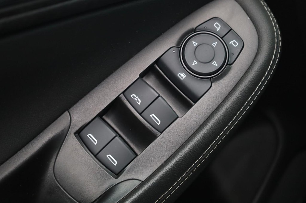 Buick Encore GX Vehicle Full-screen Gallery Image 11
